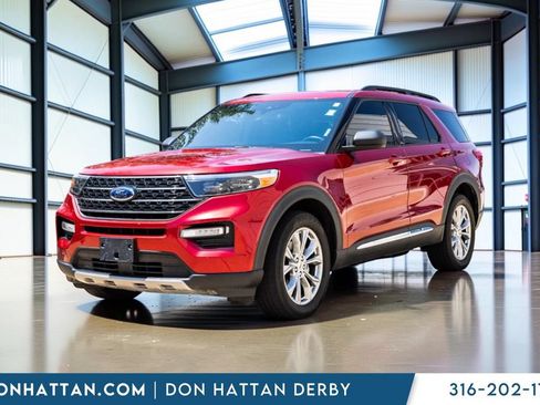 Used 2020 Ford Explorer XLT w/ Equipment Group 202A AWD/4WD image 28