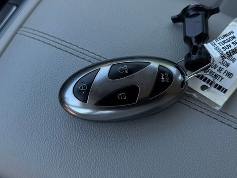 Used 2025 Hyundai Tucson SE image 31