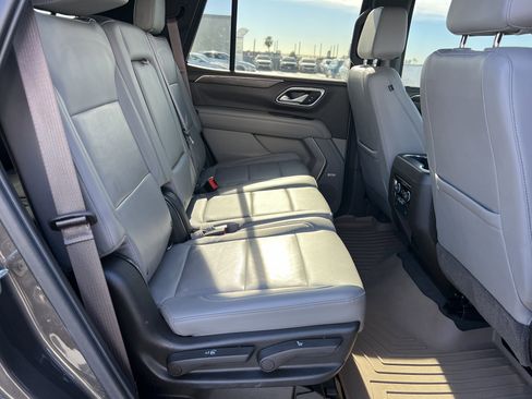 Used 2021 Chevrolet Tahoe LT w/ LT Signature Package image 17