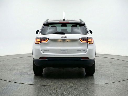 Used 2025 Jeep Compass Limited image 7