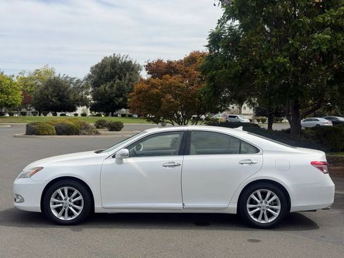Used 2010 Lexus ES 350 FWD image 2