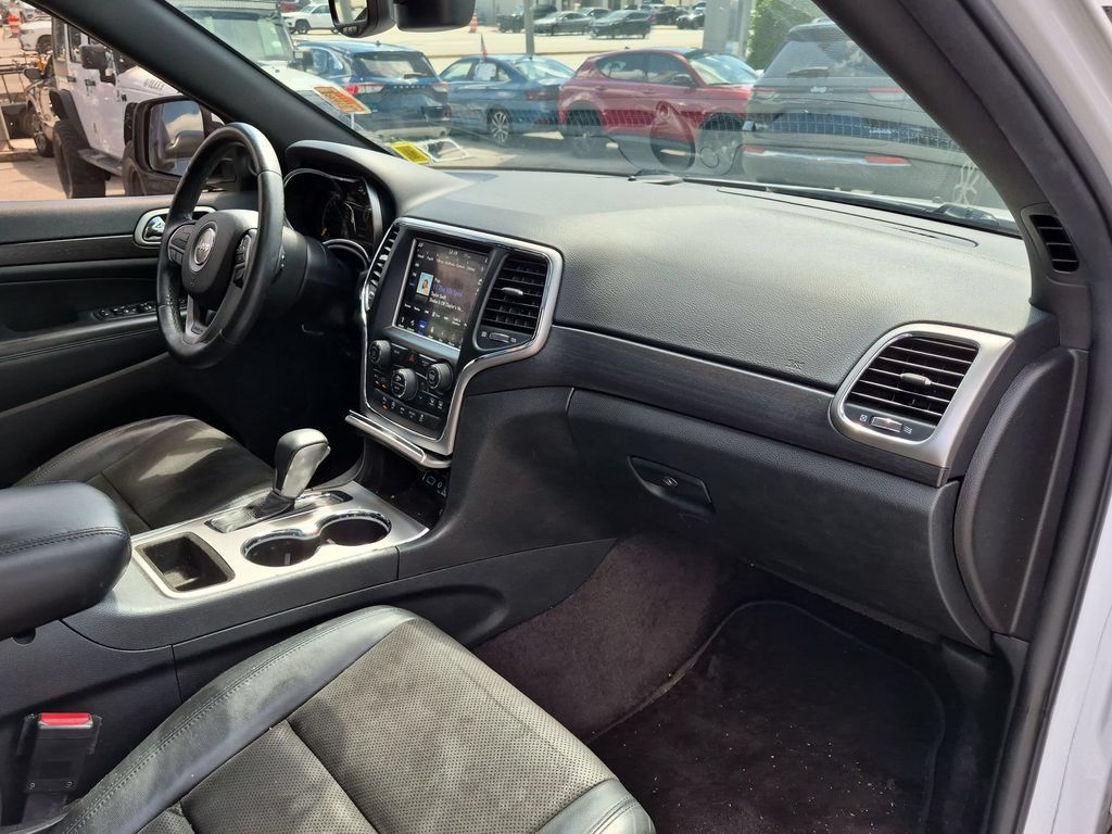 Used 2018 Jeep Grand Cherokee Altitude AWD/4WD image 26
