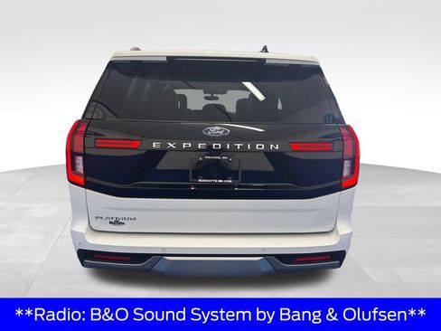 Certified 2025 Ford Expedition Platinum AWD/4WD image 4