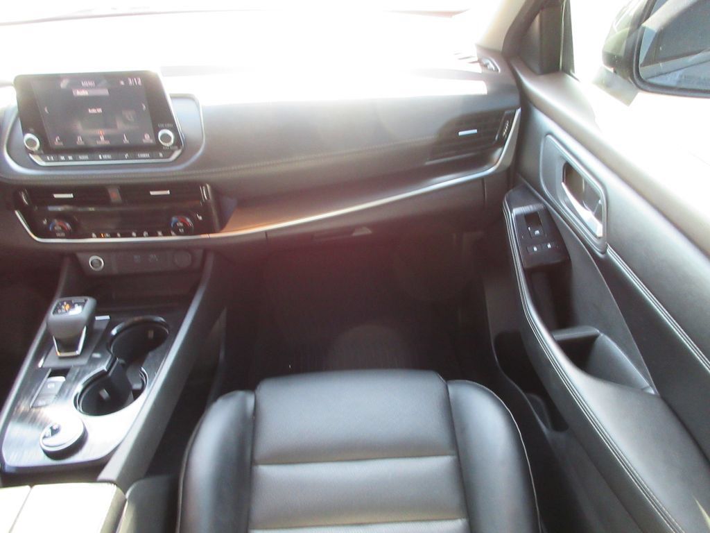 Used 2023 Nissan Rogue SV w/ SV Premium Package AWD/4WD image 17