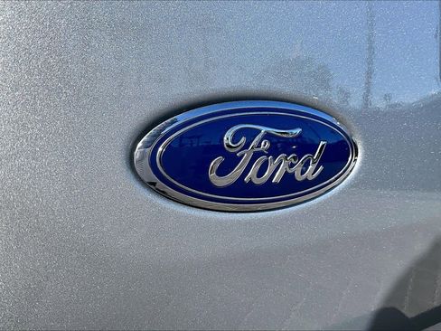 Used 2023 Ford F150 Lightning Lariat image 8