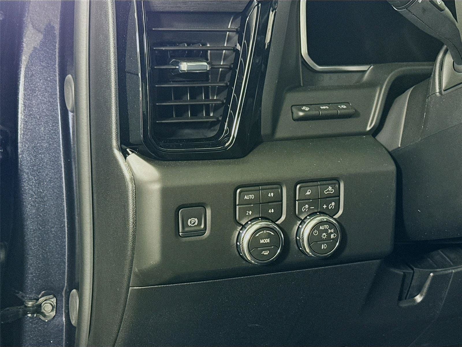 New 2026 GMC Sierra 3500 AT4 w/ AT4 Premium Plus Package AWD/4WD image 4