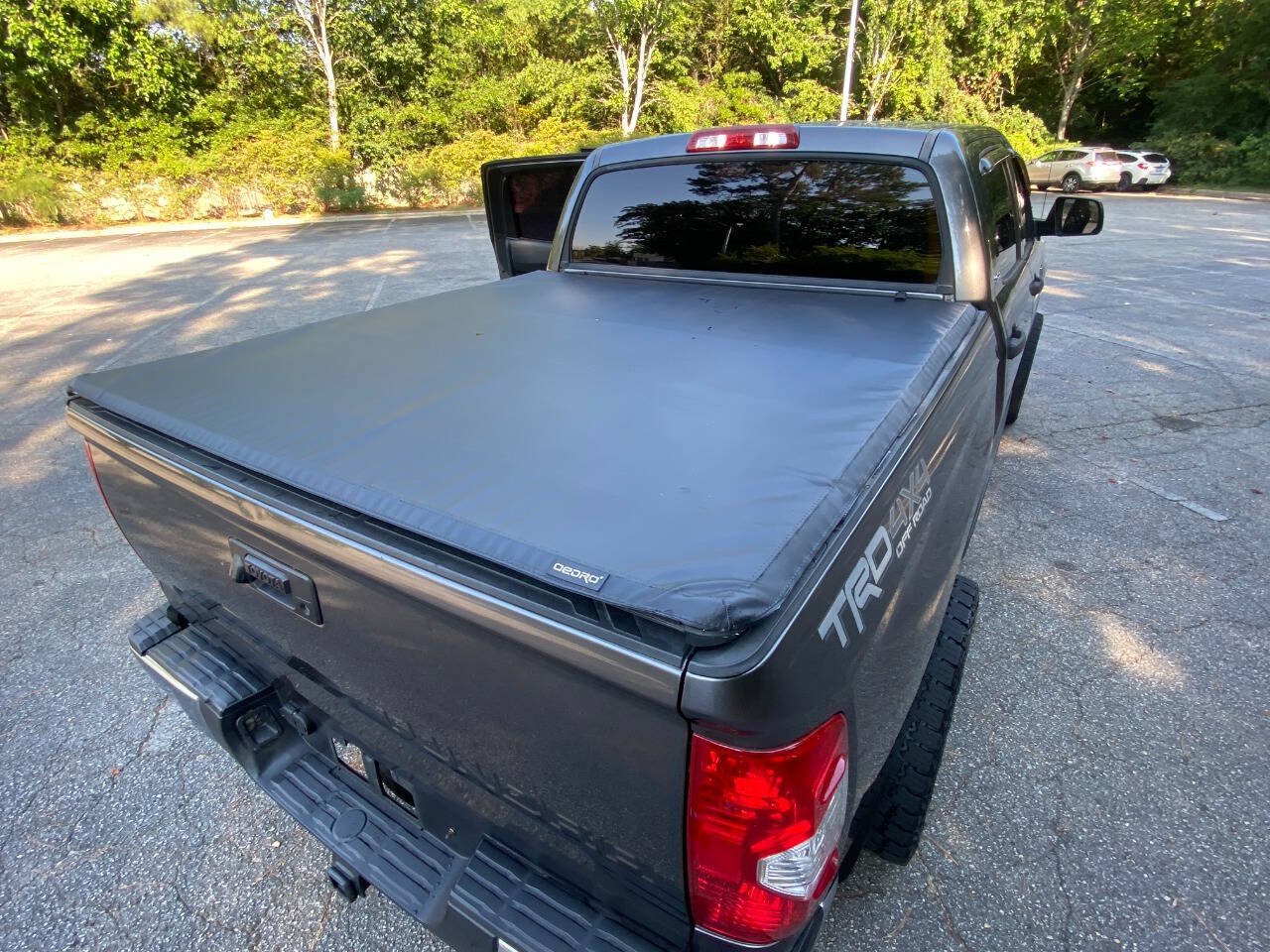 Used 2015 Toyota Tundra SR5 w/ TRD Off Road Package AWD/4WD image 44