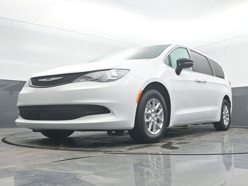 New 2026 Chrysler Voyager LX image 46