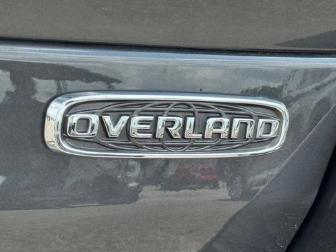 Used 2022 Jeep Grand Cherokee Overland AWD/4WD image 11