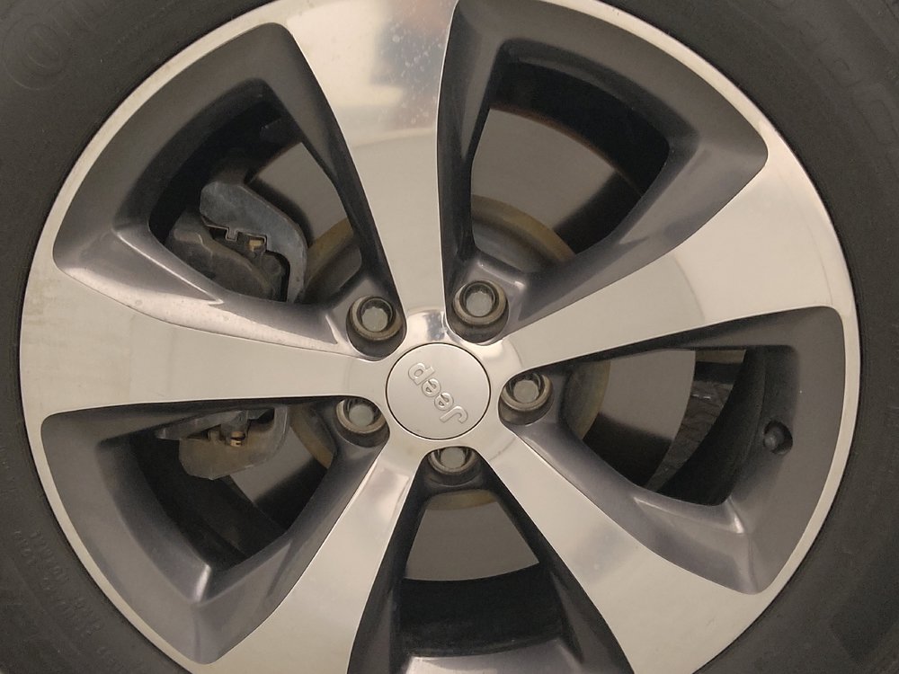 Used 2019 Jeep Cherokee Limited FWD image 31