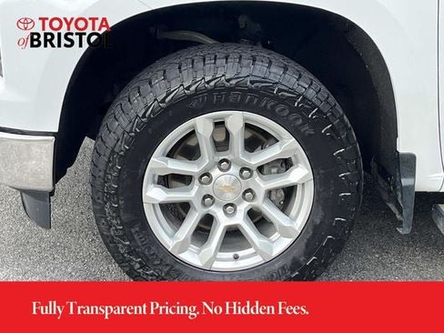 Used 2023 Chevrolet Silverado 1500 LT w/ Z71 Off-Road Package AWD/4WD image 12