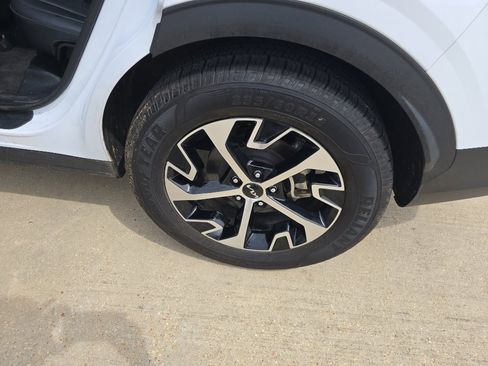 Used 2024 Kia Sportage EX FWD image 12