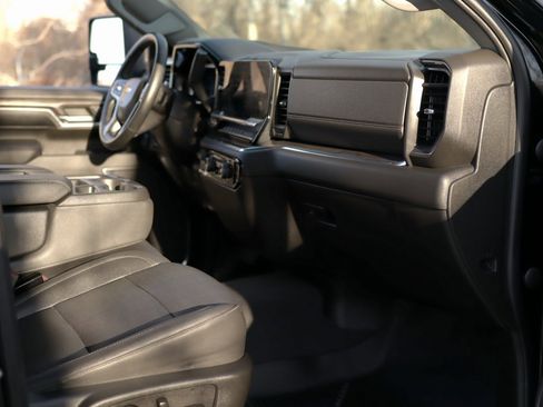 Used 2024 Chevrolet Silverado 2500 LTZ image 31