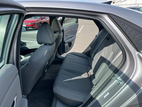 Used 2025 Hyundai Elantra SEL FWD image 26