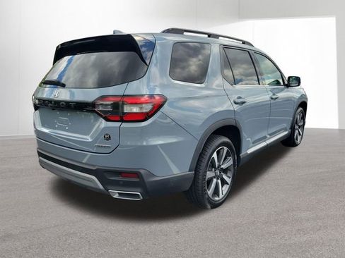 Used 2023 Honda Pilot Touring image 13