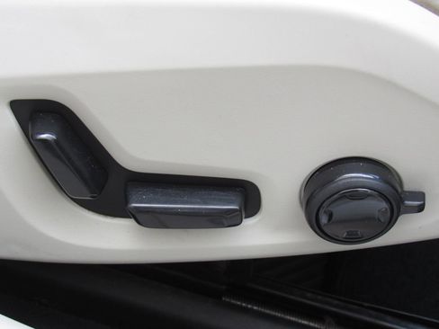 Used 2017 Volvo V90 T6 Cross Country image 20