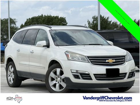 Used 2015 Chevrolet Traverse LTZ FWD image 2