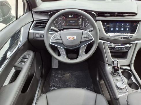 New 2025 Cadillac XT5 Premium Luxury image 17