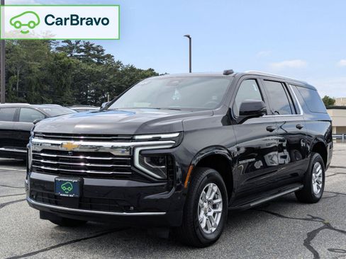 Used 2026 Chevrolet Suburban LT w/ Comfort Package AWD/4WD image 1