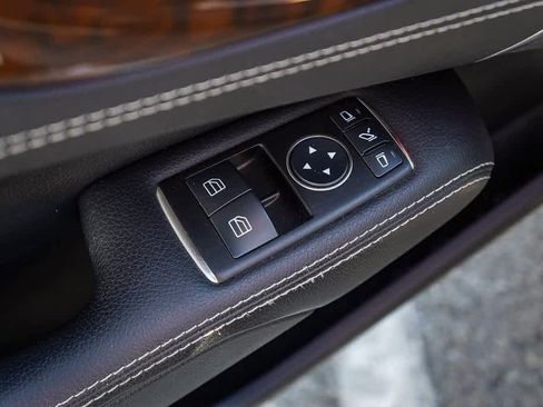 Used 2013 Mercedes-Benz SL 550 image 21