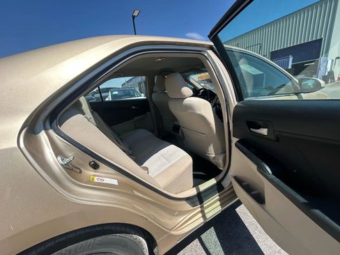 Used 2012 Toyota Camry LE image 15