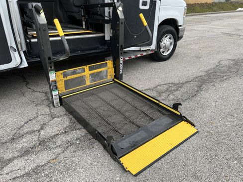 Used 2013 Ford E-350 and Econoline 350 Extended Super Duty w/ PWR Group image 19