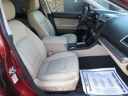 Used 2017 Subaru Outback 2.5i Limited AWD/4WD image 5