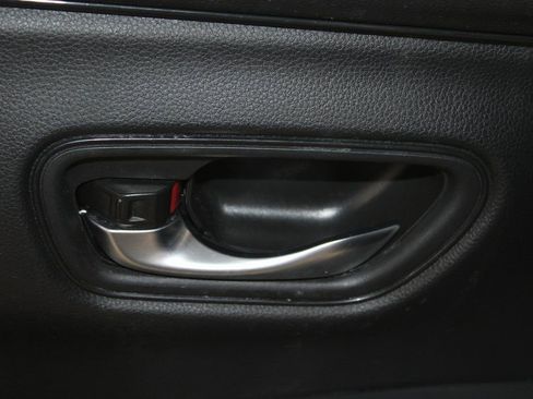 Used 2023 Honda HR-V LX image 8