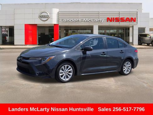 Used 2025 Toyota Corolla LE w/ LE Premium Package FWD image 9