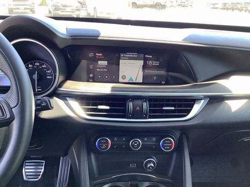 Used 2022 Alfa Romeo Stelvio Ti image 16