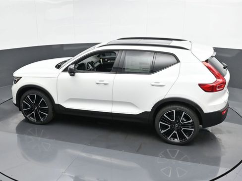 New 2025 Volvo XC40 B5 Plus w/ Climate Package AWD/4WD image 37