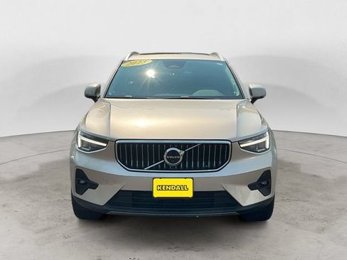 Used 2023 Volvo XC40 B5 Plus AWD/4WD image 2