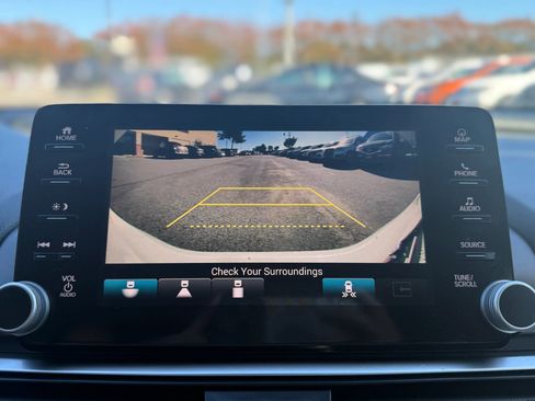 Used 2018 Honda Accord Touring image 30