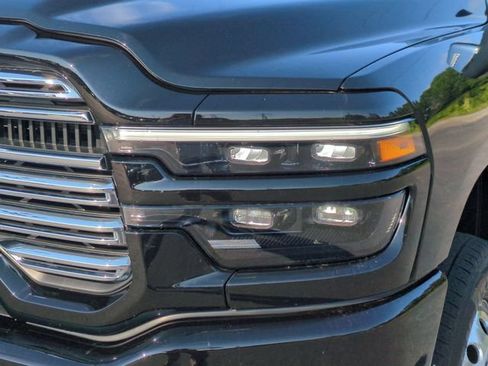 Used 2025 RAM 3500 Laramie w/ Sport Appearance Package AWD/4WD image 9