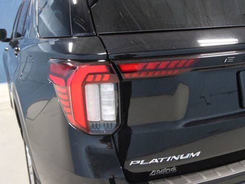 Used 2025 Ford Explorer Platinum w/ LUX Leather Package AWD/4WD image 37