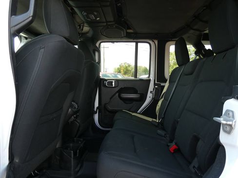 Used 2018 Jeep Wrangler Unlimited Sport S AWD/4WD image 17