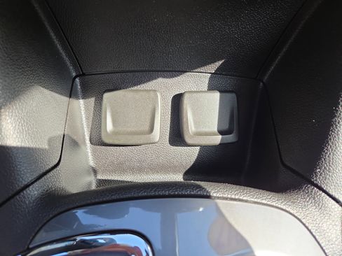 Used 2017 Chevrolet Cruze LT image 16