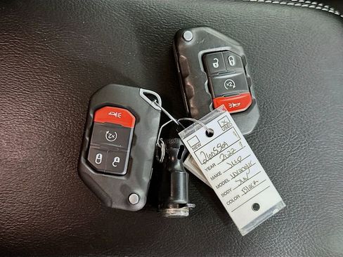 Used 2022 Jeep Wrangler Unlimited Sahara w/ Cold Weather Group image 35