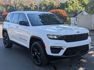 Used 2023 Jeep Grand Cherokee Limited w/ Luxury Tech Group II video 3