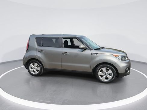 Used 2017 Kia Soul w/ Convenience Package FWD image 2