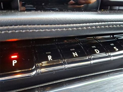 Certified 2023 Lincoln Nautilus AWD w/ Premium Package image 16