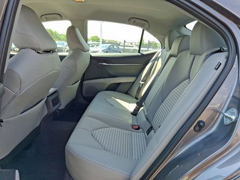 Certified 2023 Toyota Camry SE image 11