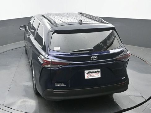 Used 2026 Toyota Sienna XLE AWD/4WD image 31