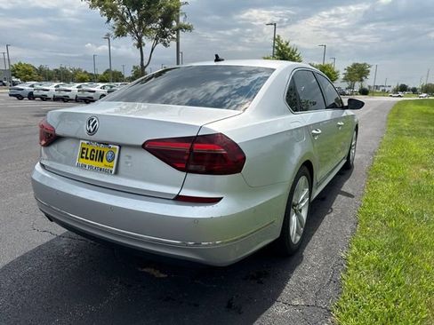 Used 2017 Volkswagen Passat 1.8T SEL Premium FWD image 5