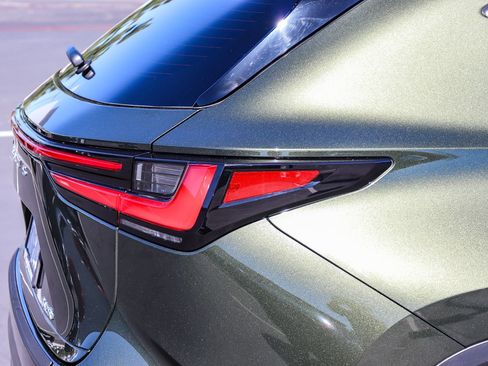 Used 2024 Lexus NX 250 FWD image 8