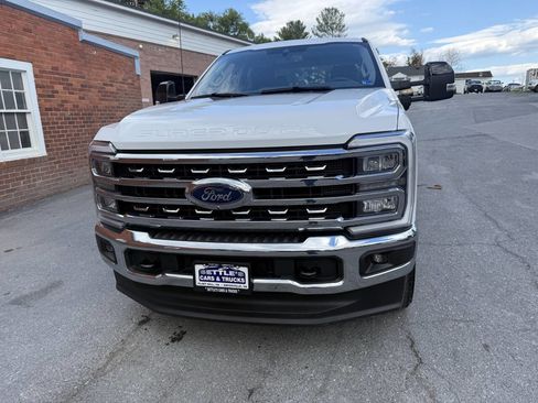 Used 2025 Ford F350 Lariat AWD/4WD image 2