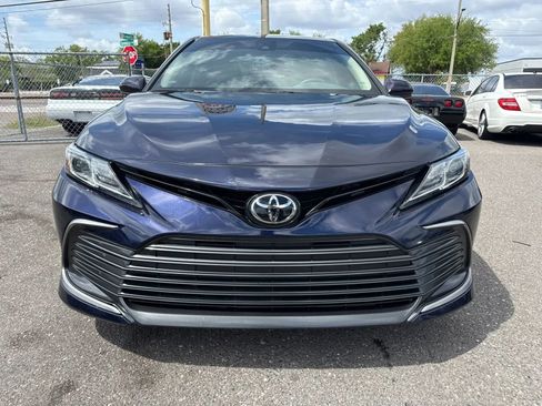 Used 2022 Toyota Camry LE image 2