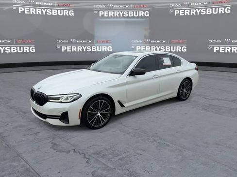 Used 2021 BMW 530i xDrive w/ Premium Package AWD/4WD image 4