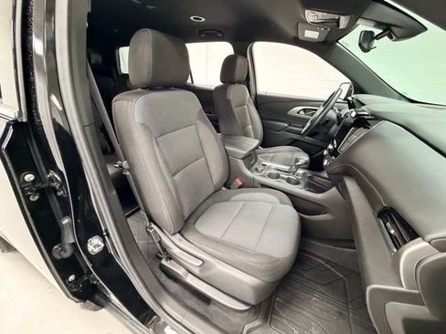 Used 2023 Chevrolet Traverse LT FWD image 28