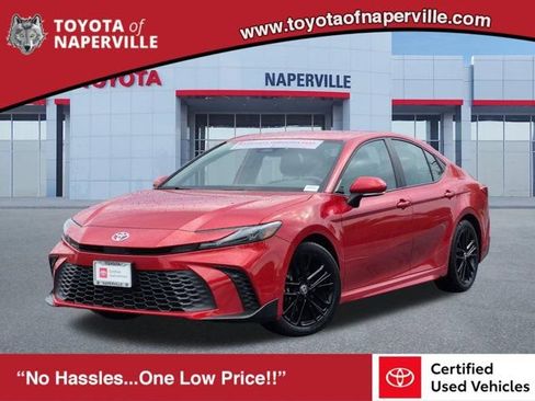 Certified 2025 Toyota Camry SE FWD image 1